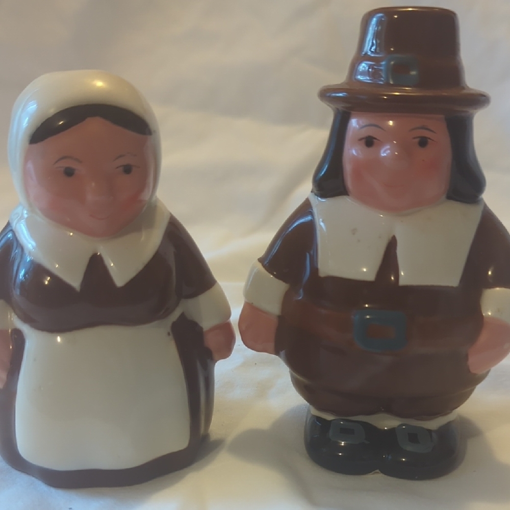 Charming Brown and White Pilgrim Figurines